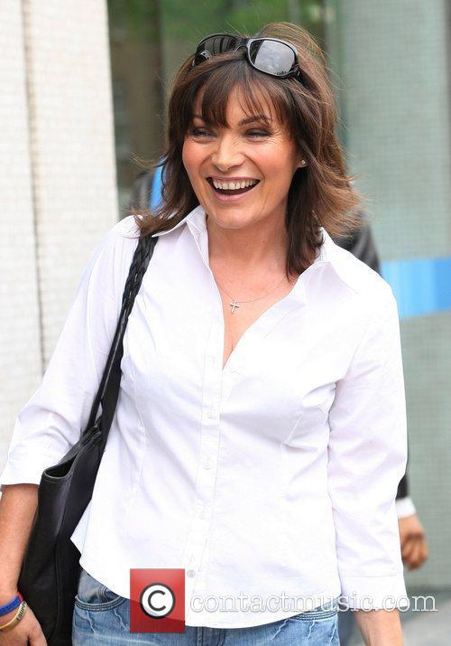 Lorraine Kelly - outside the ITV studios | 6 Pictures | Contactmusic.com
