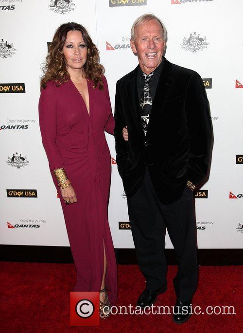 Linda Kozlowski and Paul Hogan