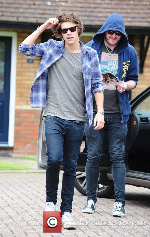 Harry Styles - visiting his hometown | 6 Pictures | Contactmusic.com