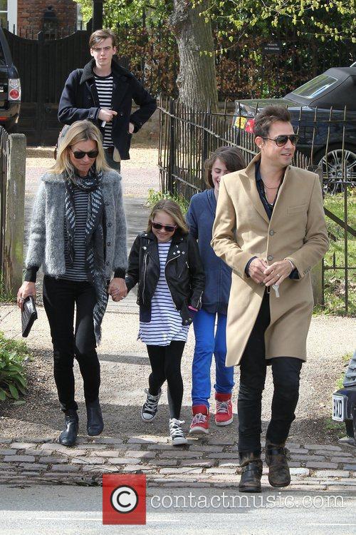 Kate Moss - out and about in Hampstead | 17 Pictures | Contactmusic.com