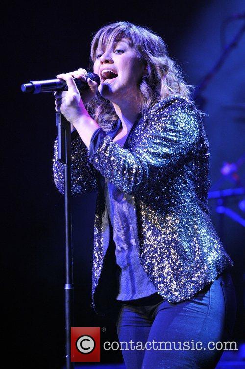 Picture - Kelly Clarkson | Photo 2671898 | Contactmusic.com