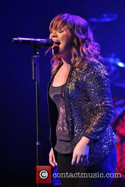 Kelly Clarkson - Kelly Clarkson performs live in concert at the Chicago ...