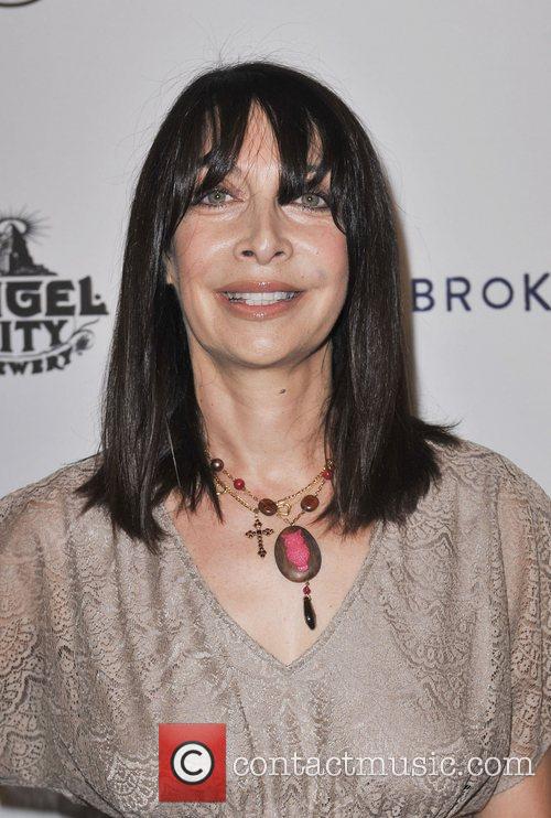 Illeana Douglas 1