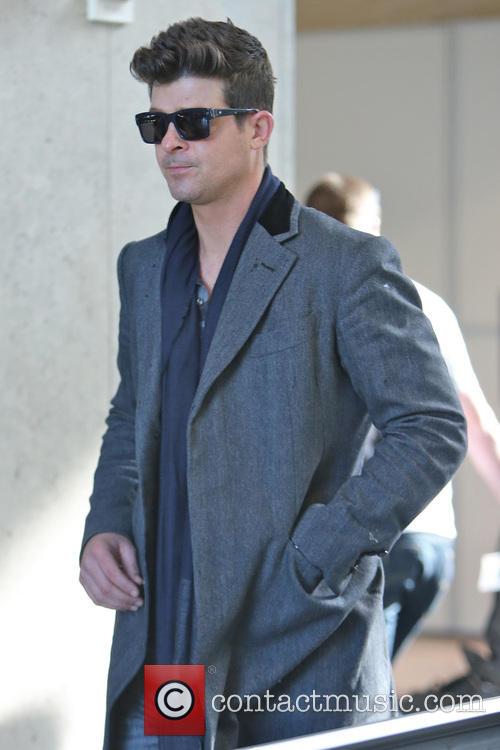 Robin Thicke, LAX