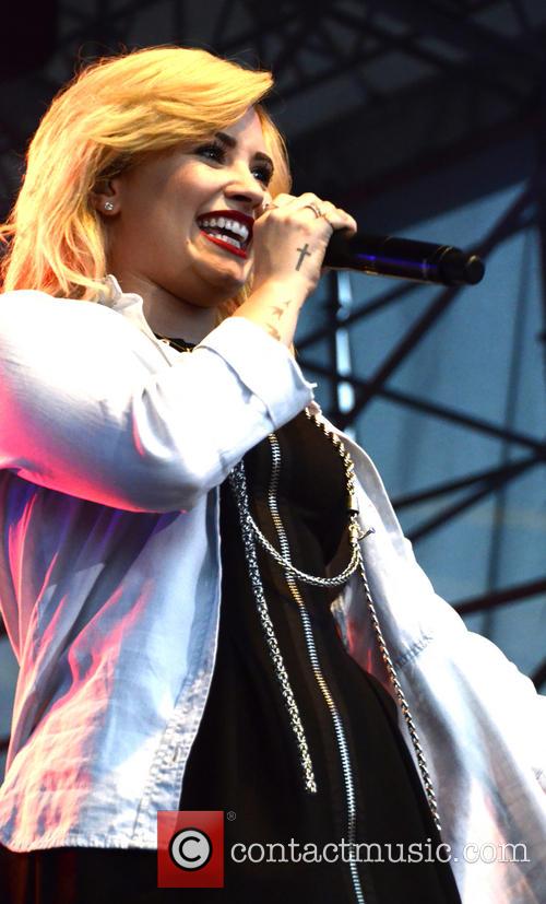 Demi Lovato Performing