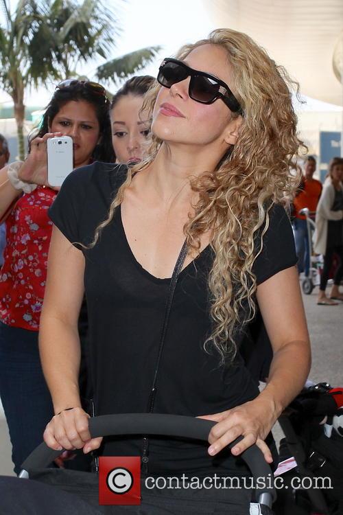 Shakira, LAX
