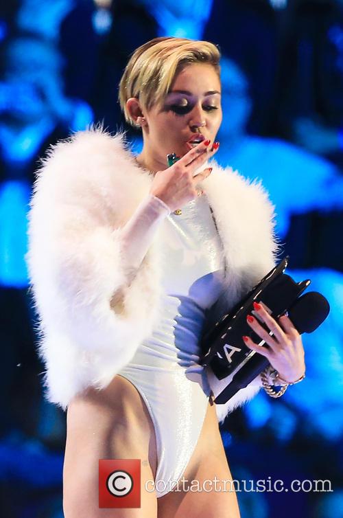 Miley MTV Europe Joint