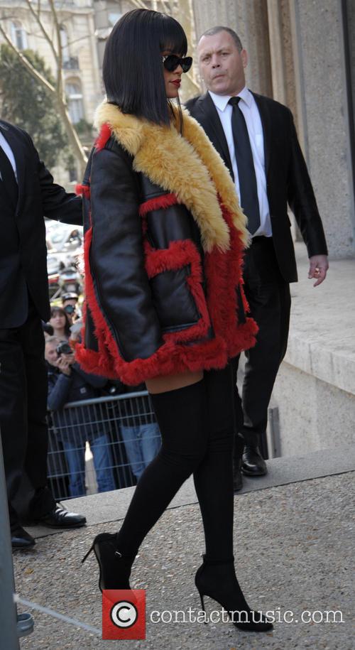 Rihanna - Paris Fashion Week - Miu Miu - Arrivals | 11 Pictures ...
