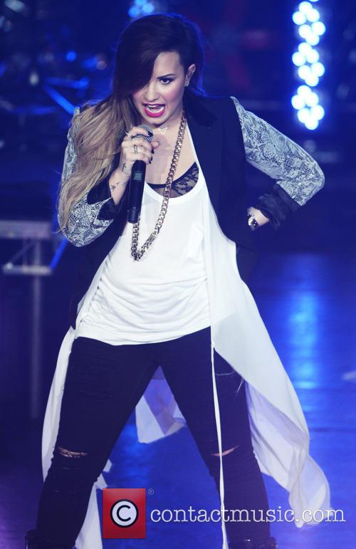Demi Lovato - Demi Lovato performing live at Koko | 6 Pictures ...