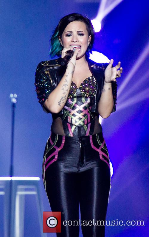 Demi Lovato - Demi Lovato performs live in concert | 36 Pictures ...
