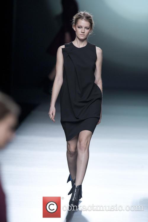 Model - Madrid Fashion Week - Amaya Arzuaga - Catwalk | 25 Pictures ...