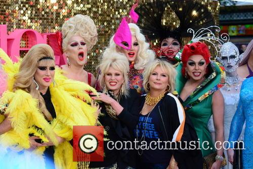 Jennifer Saunders and Joanna Lumley 3