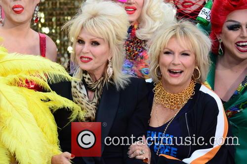 Jennifer Saunders and Joanna Lumley 10