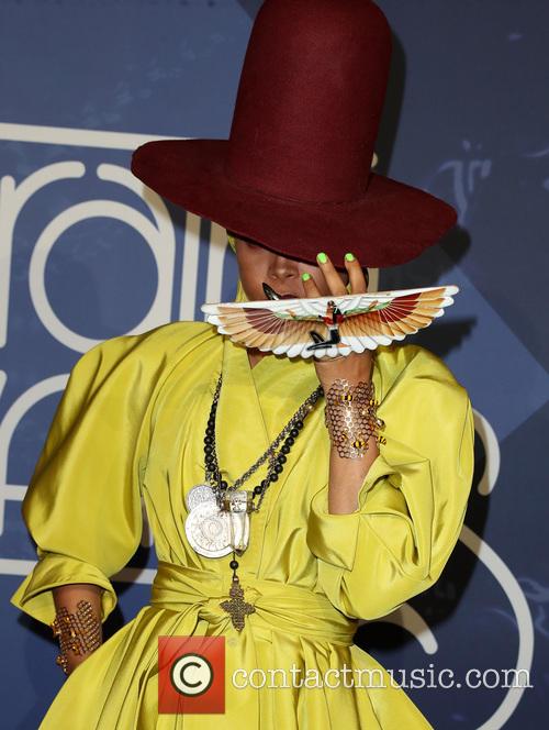 Erykah Badu 2