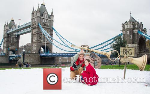 Mark Rylance and Ruby Barnhill 5