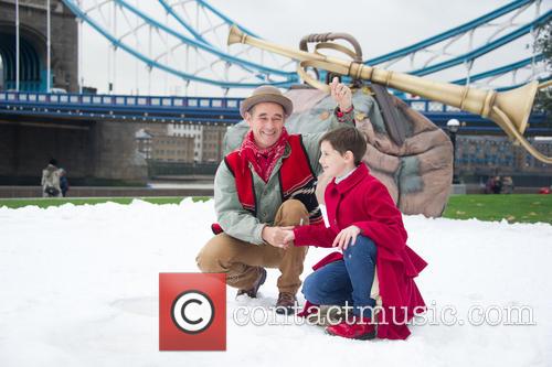 Mark Rylance and Ruby Barnhill 6