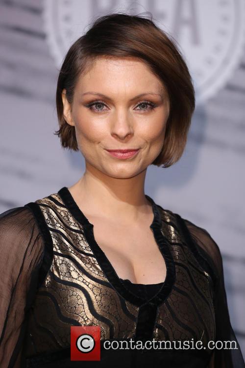 Myanna Buring 5