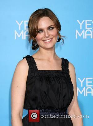 Emily Deschanel Los Angeles Premiere of 'Yes Man' held at the Mann Village Theatre - Arrivals Los Angeles, California -...