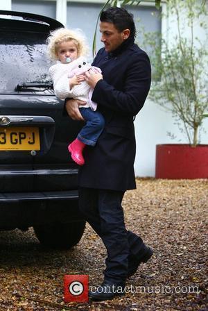 Peter Andre returns home with his daughter Princess Tiaamii Brighton, England - 22.11.09