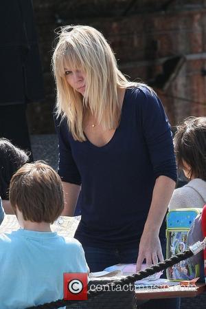 Kate Thornton  has lunch with her son and some friends London, England - 15.08.10