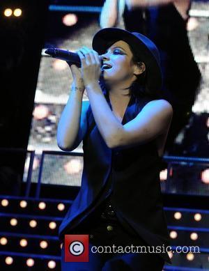 Lily Allen, O2 Arena