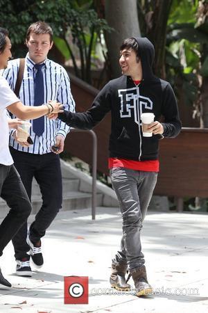 Bros, Pete Wentz