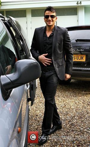 Peter Andre leaving his house Brighton, England - 18.03.10