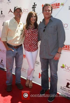 James Denton, Teri Hatcher, Bob Guiney Teri Hatcher Hosts Yard Sale Benefiting St. Jude Children's Research Hospital and Rockstar Education...