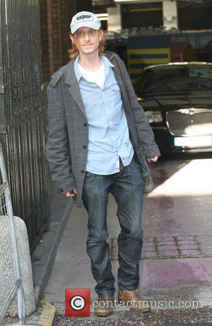 Mackenzie Crook Blames Fame For Back Injury