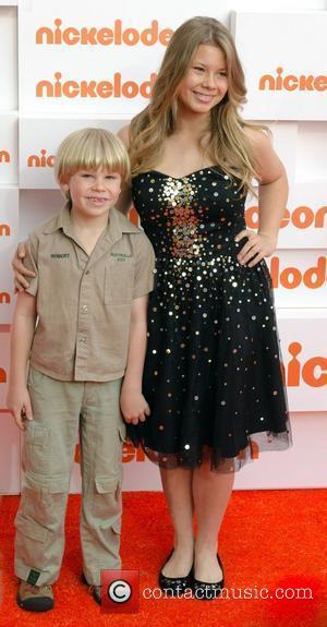 Bindi Irwin and Bob Irwin The 2011 Australian Nickelodeon Kids' Choice Awards at the Sydney Entertainment Centre Sydney, Australia -...