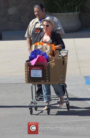 Heavily pregnant Pink aka Alecia Moore shopping barefoot in the easter sale at Vons Grocery store in Malibu. Los angeles,...