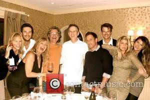 Fergie posted this picture on Twitter with the quote, Our well fed group. Erin @theoliverhudson @goldiehawn Kurt @Chef_Keller Josh Algra...