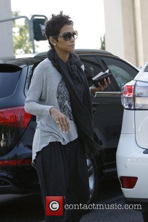 A Bad Thanksgiving for Halle Berry's Boys 