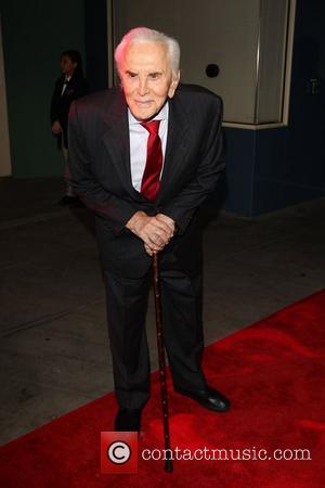 Kirk Douglas Teams Up With Tv Spartacus To Launch New Memoir