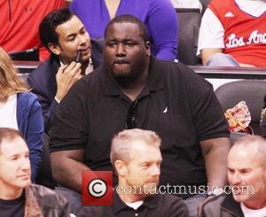 Staples Center, Quinton Aaron