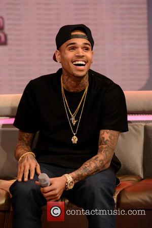 Chris Brown - Chris Brown promotes new song