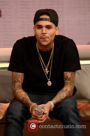 Chris Brown - Chris Brown promotes new song
