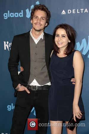 Johnny Simmons and Mae Whitman