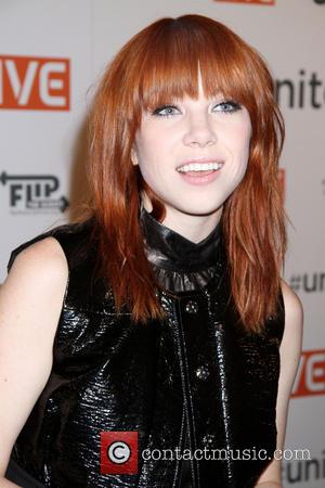 Carly Rae Jepsen - arly Rae Jepsen Headlines Bullying Event