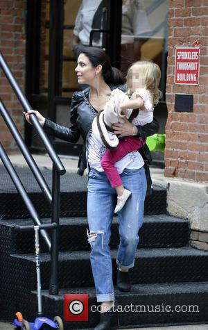 Bethanny Frankel and Bryn Hoppy - Bethenny Frankel on the school run to pick up her daughter Bryn - New...