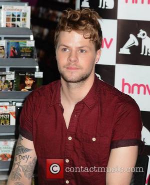 Jay McGuiness - The Wanted sign their new album