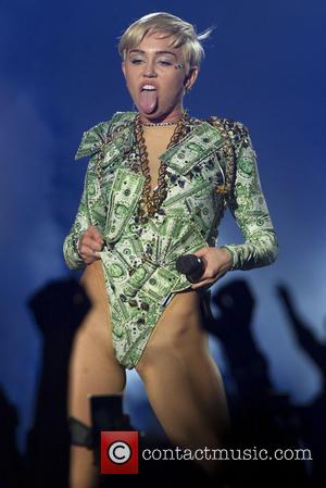  The Premiere Of Miley Cyrus's 'Bangerz Tour' TV Special Receives Low Ratings 