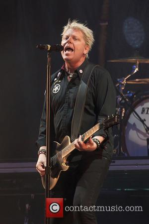 Dr. Dexter Holland: The Offspring Frontman Lands Ph.D. Following HIV Research