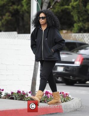 Diana Ross - A camera-shy Diana Ross leaving Bristol Farms in Beverly Hills at Bristol Farms - Beverly Hills, California,...