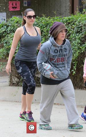 Kelly Brook - Kelly Brook was spotted hiking with friends in Hollywood Hills - Los Angeles, California, United States -...