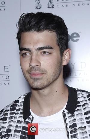 Joe Jonas - Joe Jonas takes over the DJ Booth at Hyde Bellagio at Bellagio Resort Hotel and Casino -...