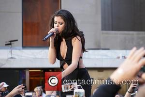 Rockefeller Plaza, Selena Gomez