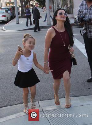 Kyle Richards , Portia Umansky - Kyle Richards walking with her daughter Portia in Beverly hills at beverly hills -...