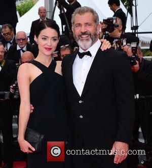 Mel Gibson Expecting Ninth Child With Girlfriend Rosalind Ross 	