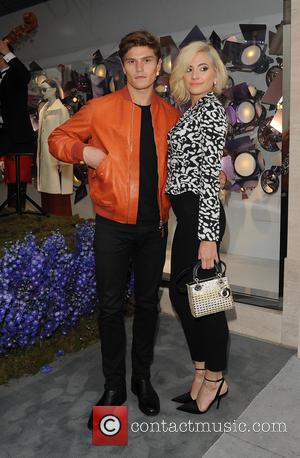 Pixie Lott Shows Off Engagement Ring After Boyfriend Oliver Cheshire Pops The Question